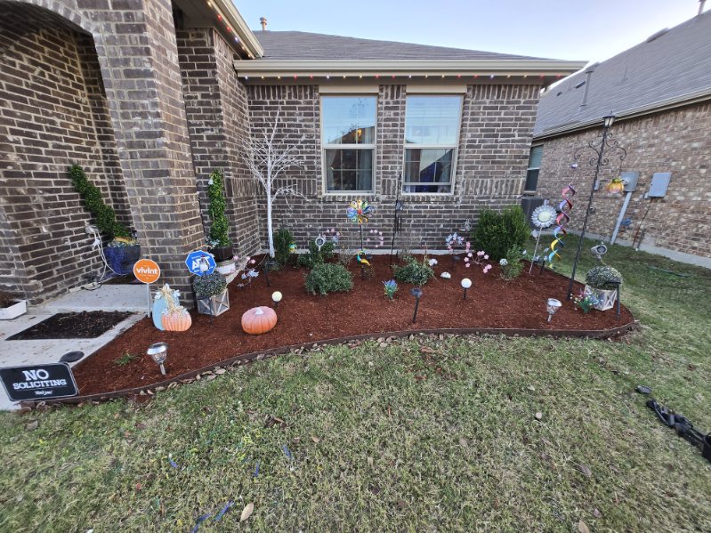 GARDEN & PLANT BED MAINTENANCE: YEAR-ROUND CARE FOR YOUR ROYCE CITY, TX LANDSCAPING